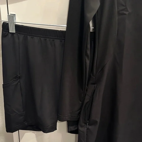 Adidas Black Long Sleeve Dri-Fit
Golf / Tennis Dress - Picture 7 of 8